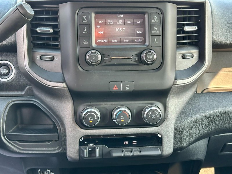 Ram 3500 Vehicle Full-screen Gallery Image 13
