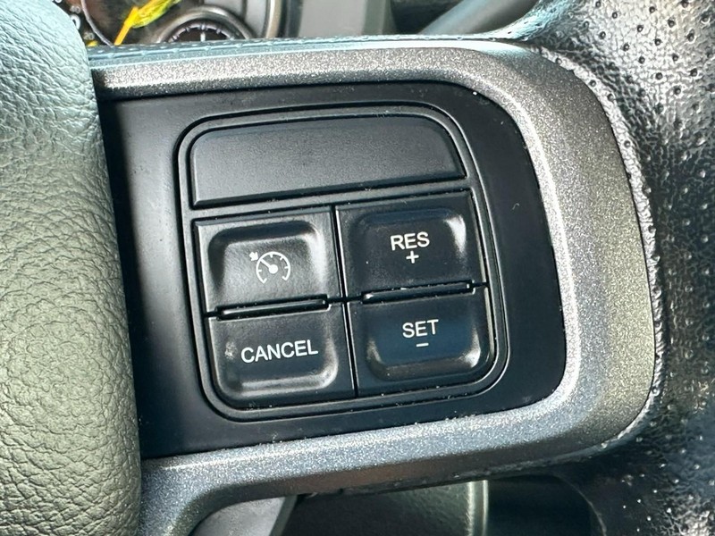 Ram 3500 Vehicle Full-screen Gallery Image 19