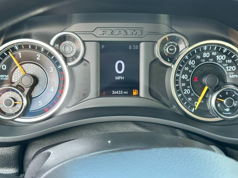 Ram 3500 Vehicle Full-screen Gallery Image 20