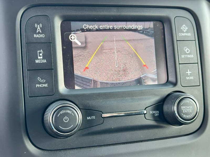 Ram 3500 Vehicle Full-screen Gallery Image 21