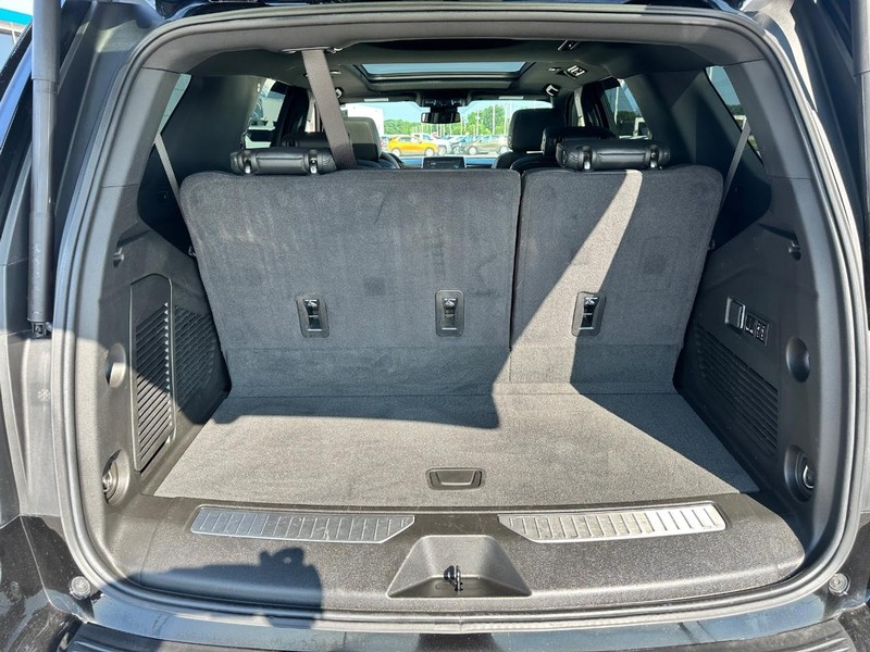 Chevrolet Tahoe Vehicle Full-screen Gallery Image 5