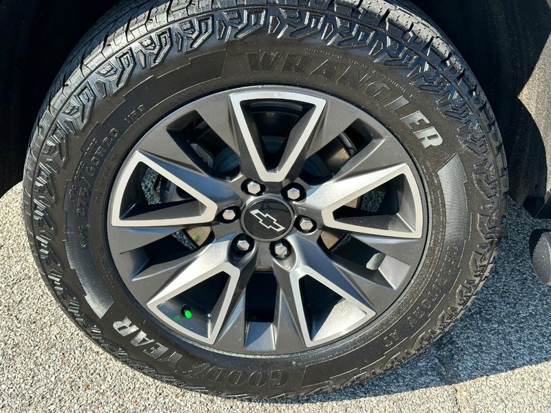 Chevrolet Tahoe Vehicle Full-screen Gallery Image 7