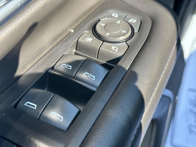 Chevrolet Tahoe Vehicle Full-screen Gallery Image 19
