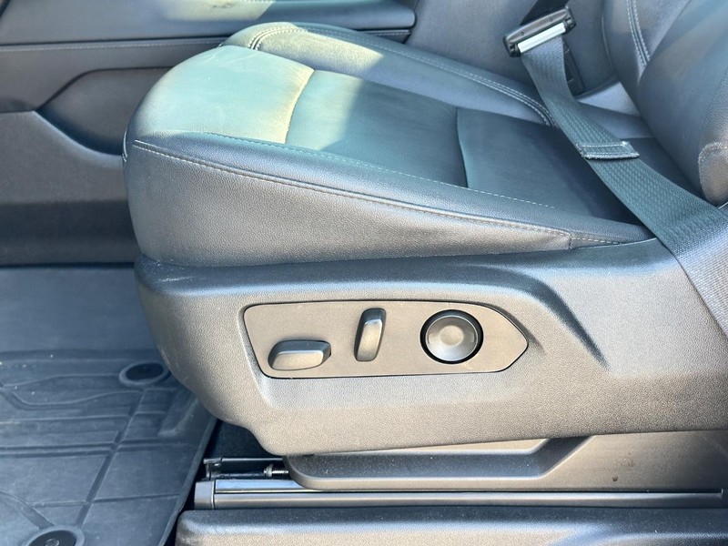 Chevrolet Tahoe Vehicle Full-screen Gallery Image 21