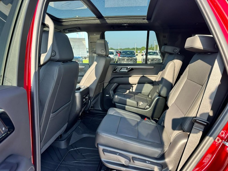 Chevrolet Tahoe Vehicle Full-screen Gallery Image 4