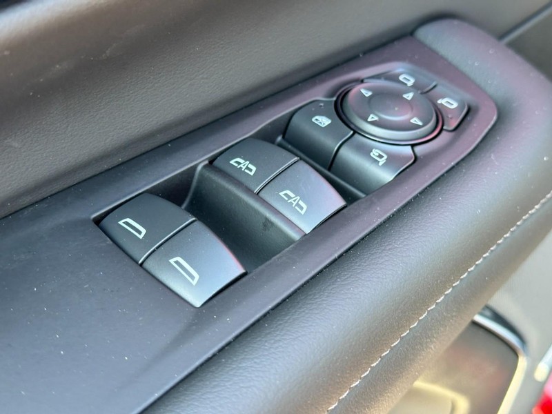 Chevrolet Tahoe Vehicle Full-screen Gallery Image 12