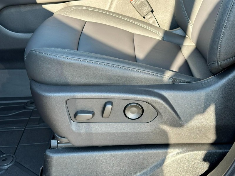 Chevrolet Tahoe Vehicle Full-screen Gallery Image 14