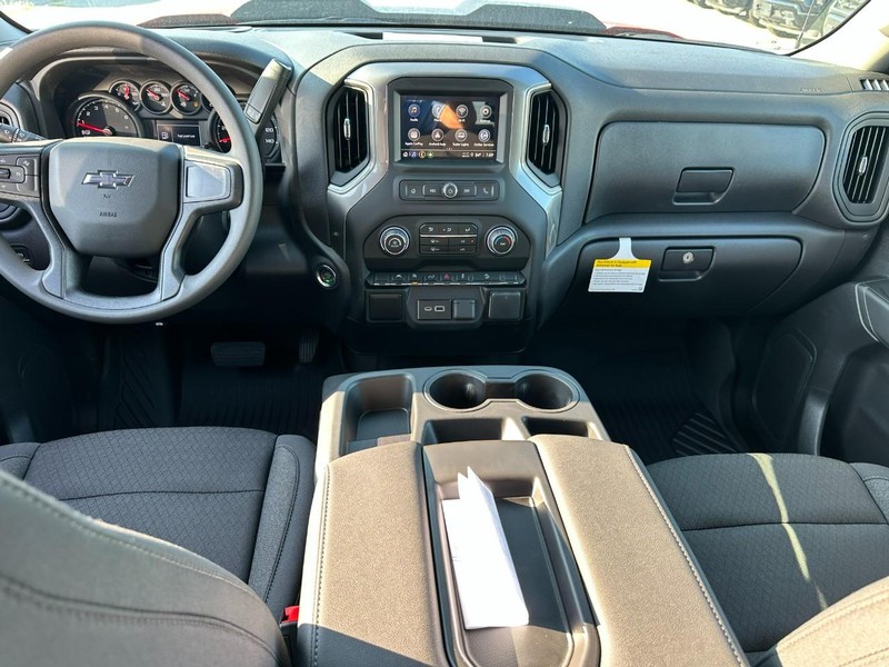 Chevrolet Silverado 1500 Vehicle Full-screen Gallery Image 5