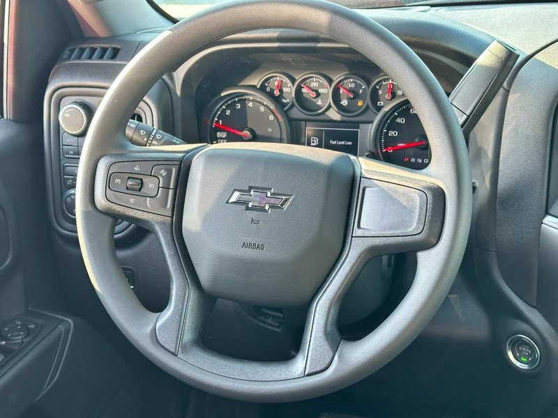 Chevrolet Silverado 1500 Vehicle Full-screen Gallery Image 6