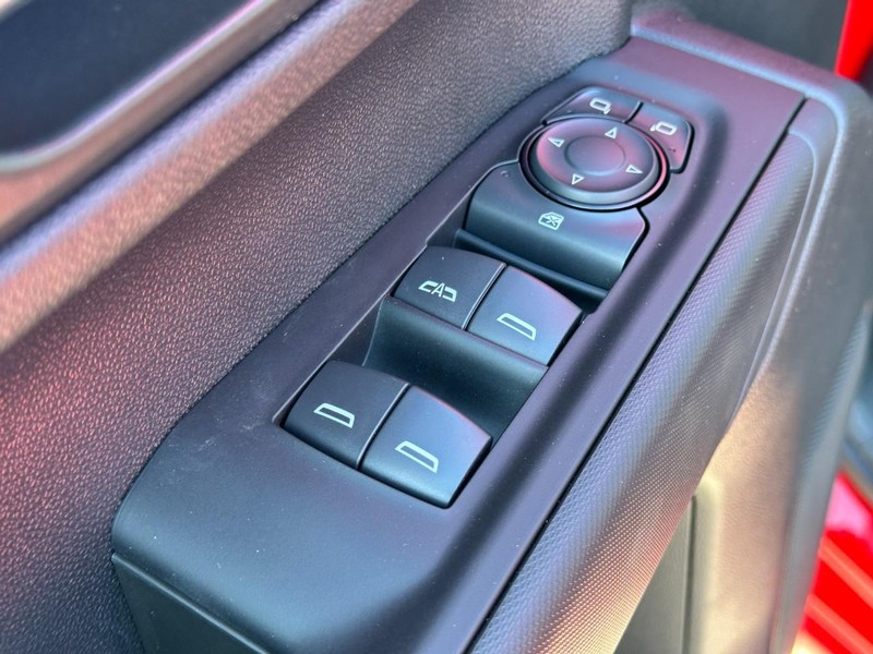 Chevrolet Silverado 1500 Vehicle Full-screen Gallery Image 9