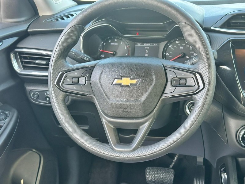 Chevrolet TrailBlazer Vehicle Full-screen Gallery Image 12