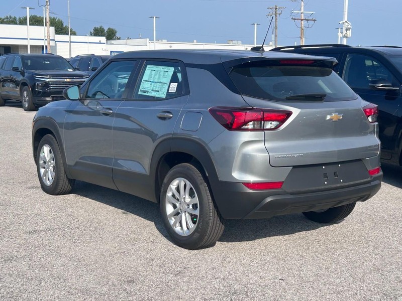 Chevrolet TrailBlazer Vehicle Full-screen Gallery Image 3