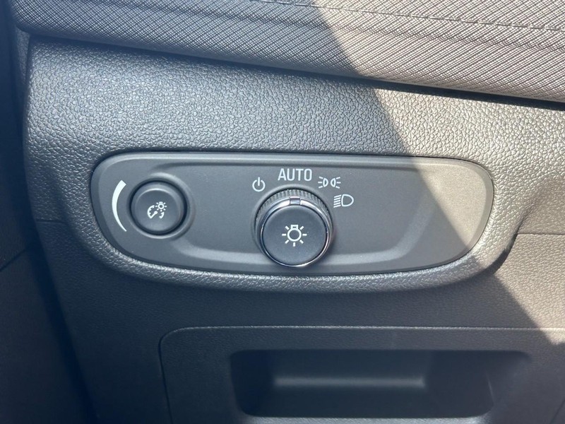 Chevrolet TrailBlazer Vehicle Full-screen Gallery Image 11