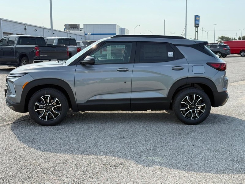 Chevrolet TrailBlazer Vehicle Full-screen Gallery Image 2
