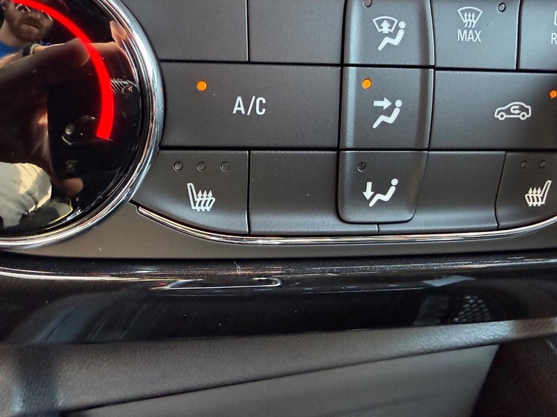 Chevrolet TrailBlazer Vehicle Full-screen Gallery Image 16
