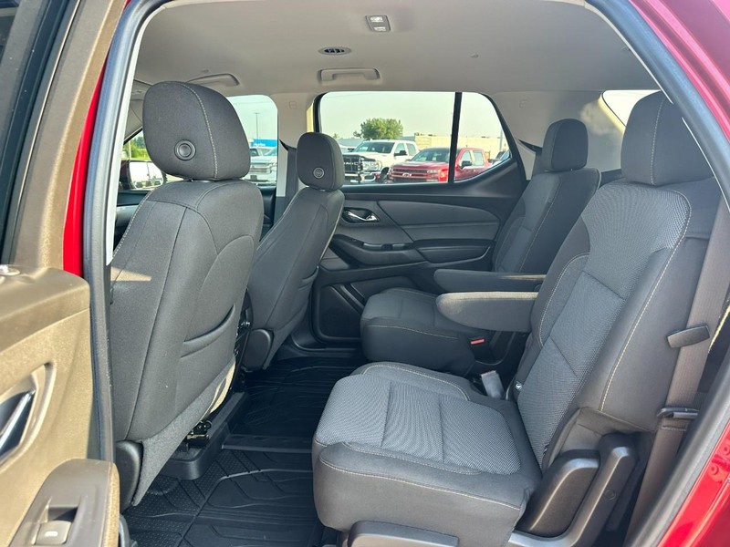 Chevrolet Traverse Vehicle Full-screen Gallery Image 10