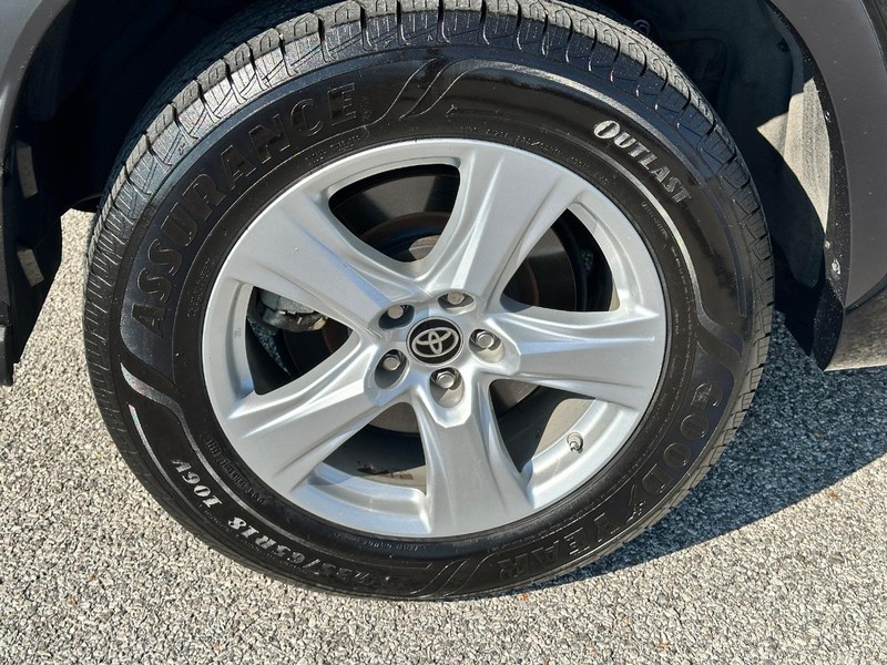 Toyota Highlander Vehicle Full-screen Gallery Image 6