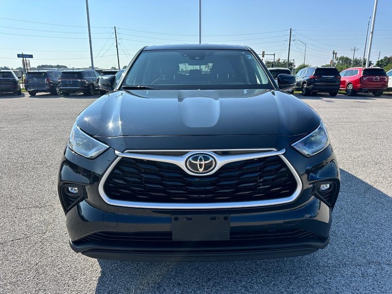 Toyota Highlander Vehicle Full-screen Gallery Image 9