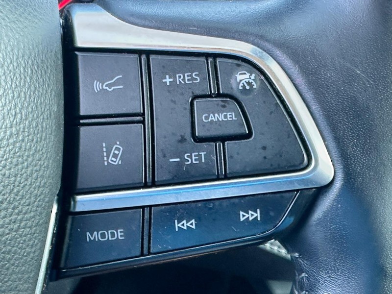 Toyota Highlander Vehicle Full-screen Gallery Image 21
