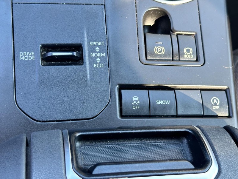 Toyota Highlander Vehicle Full-screen Gallery Image 23