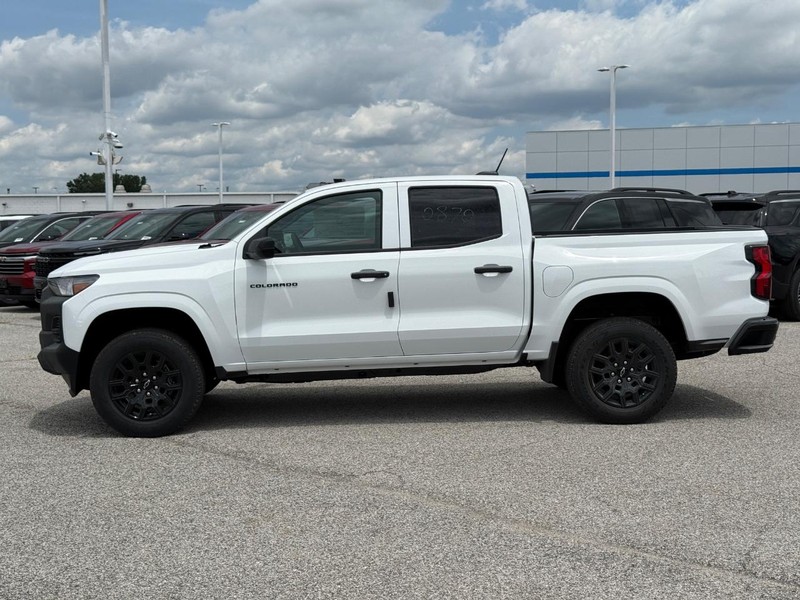 Chevrolet Colorado Vehicle Full-screen Gallery Image 2