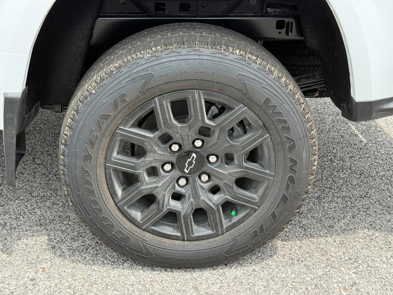 Chevrolet Colorado Vehicle Full-screen Gallery Image 4