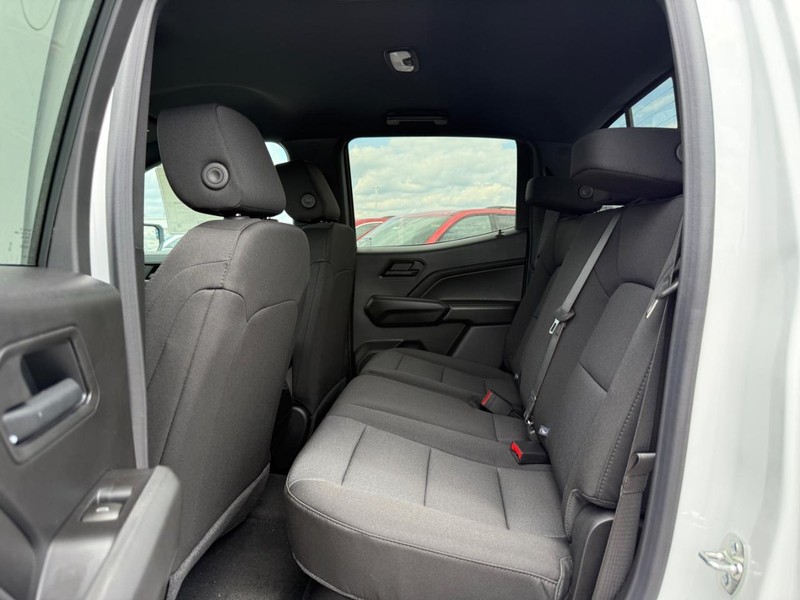 Chevrolet Colorado Vehicle Full-screen Gallery Image 5