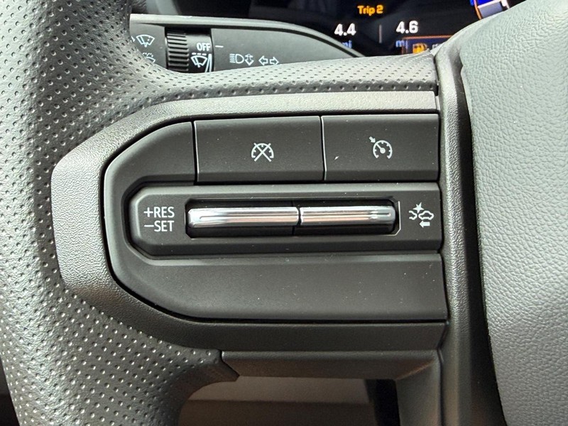 Chevrolet Colorado Vehicle Full-screen Gallery Image 8