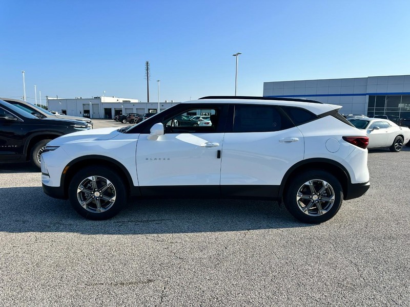 Chevrolet Blazer Vehicle Full-screen Gallery Image 2