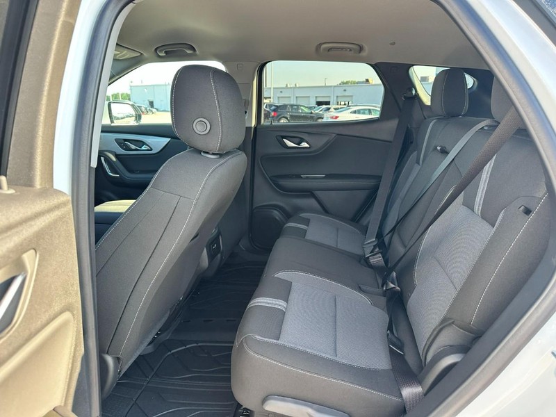 Chevrolet Blazer Vehicle Full-screen Gallery Image 4