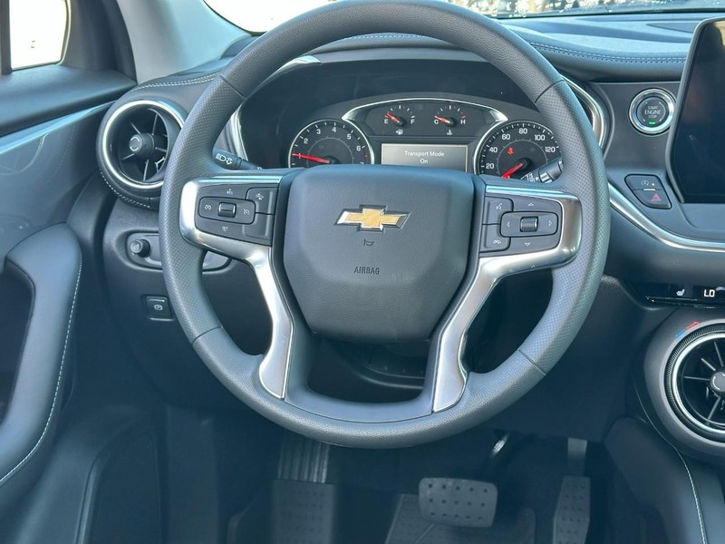 Chevrolet Blazer Vehicle Full-screen Gallery Image 6