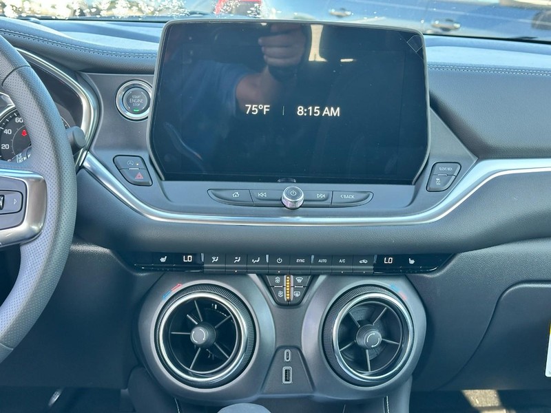 Chevrolet Blazer Vehicle Full-screen Gallery Image 7