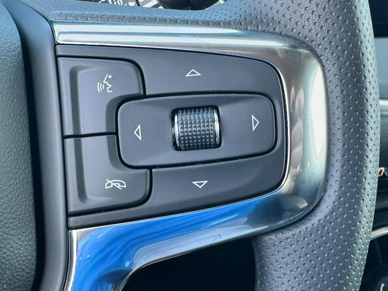 Chevrolet Blazer Vehicle Full-screen Gallery Image 12