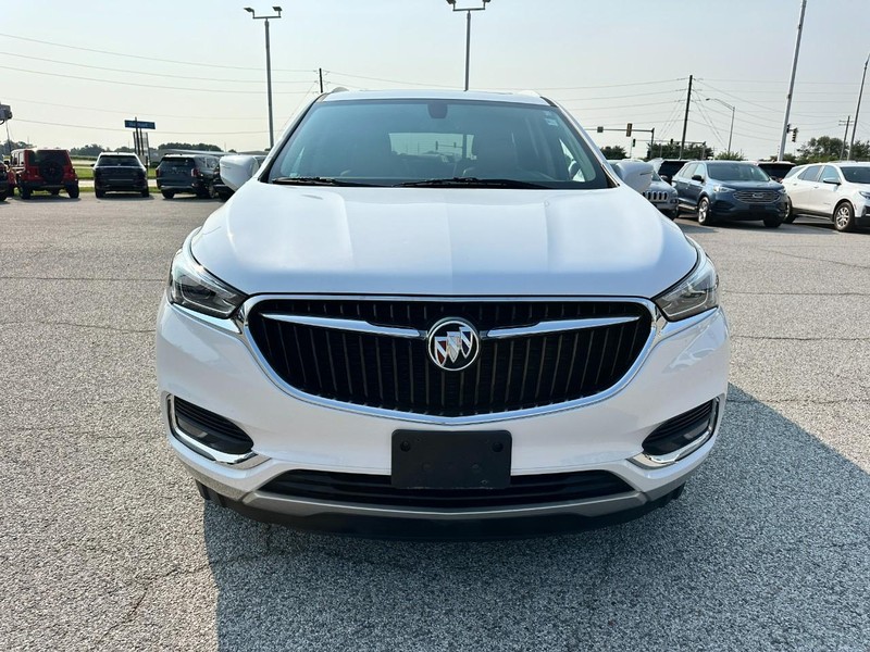 Buick Enclave Vehicle Full-screen Gallery Image 09