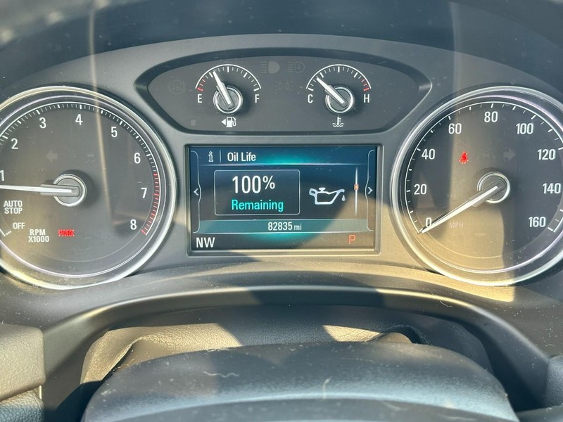 Buick Enclave Vehicle Full-screen Gallery Image 23