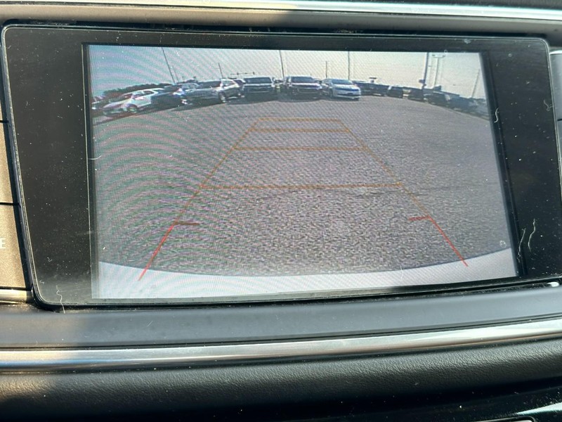 Buick Enclave Vehicle Full-screen Gallery Image 26