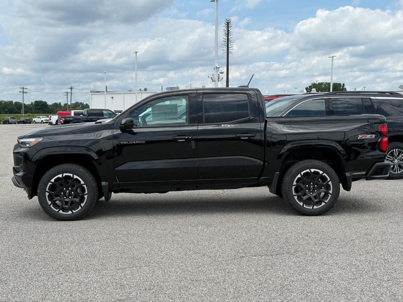 Chevrolet Colorado Vehicle Full-screen Gallery Image 2