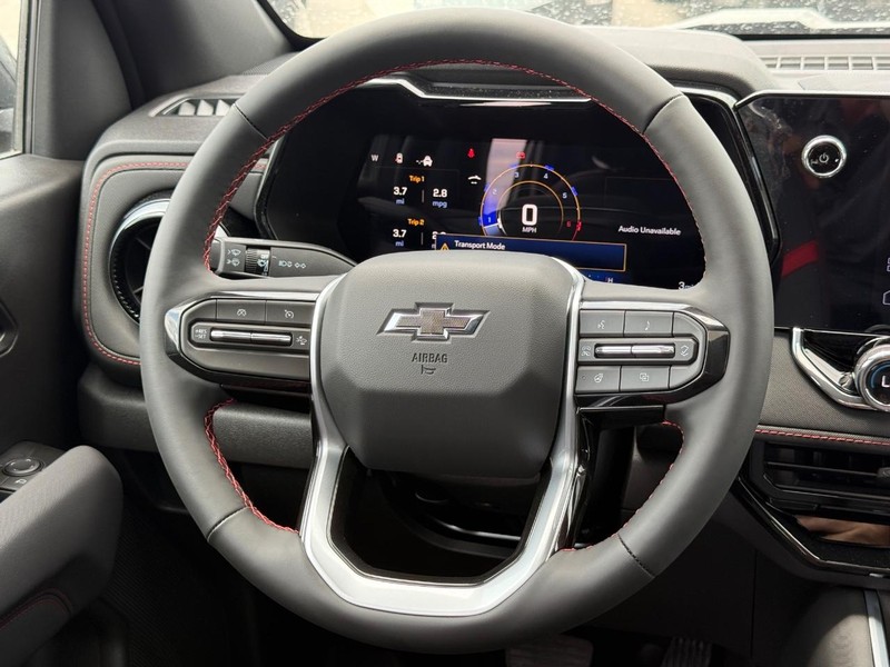 Chevrolet Colorado Vehicle Full-screen Gallery Image 8