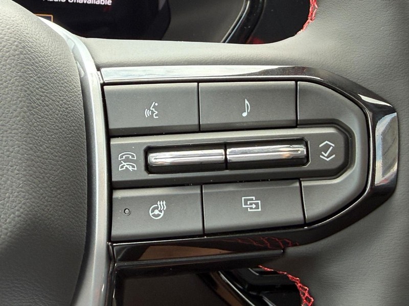 Chevrolet Colorado Vehicle Full-screen Gallery Image 9