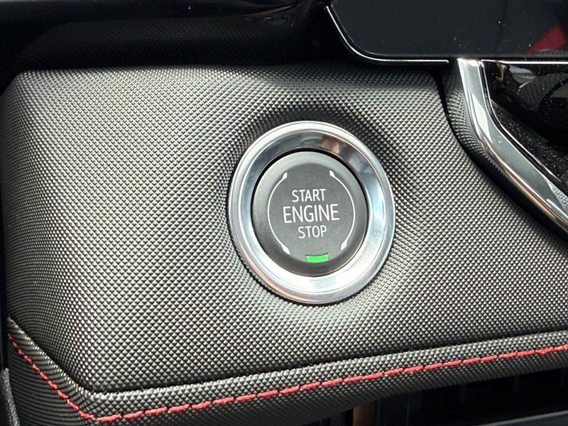 Chevrolet Colorado Vehicle Full-screen Gallery Image 11