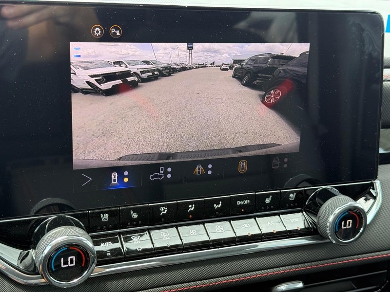 Chevrolet Colorado Vehicle Full-screen Gallery Image 13
