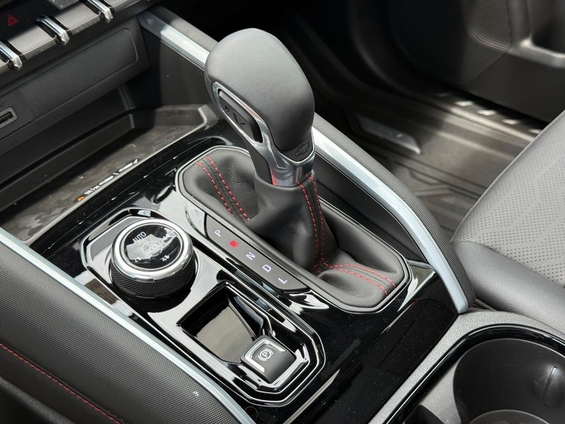 Chevrolet Colorado Vehicle Full-screen Gallery Image 15