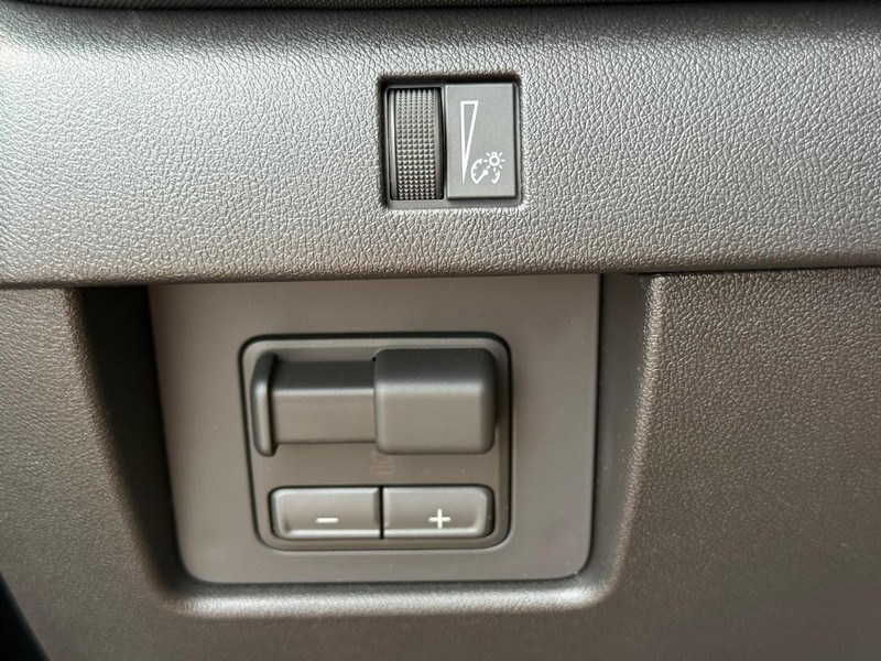 Chevrolet Colorado Vehicle Full-screen Gallery Image 17