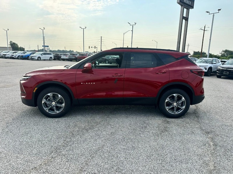 Chevrolet Blazer Vehicle Full-screen Gallery Image 2