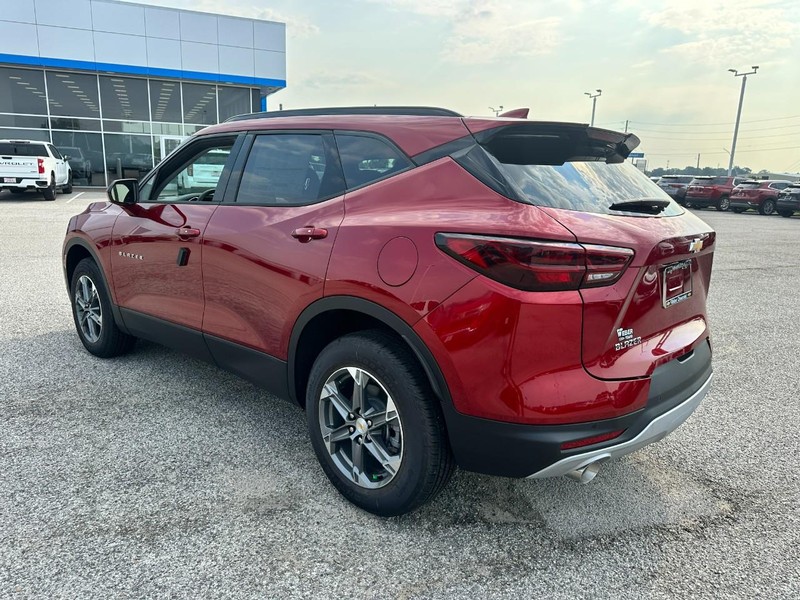 Chevrolet Blazer Vehicle Full-screen Gallery Image 3