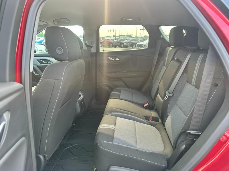 Chevrolet Blazer Vehicle Full-screen Gallery Image 4