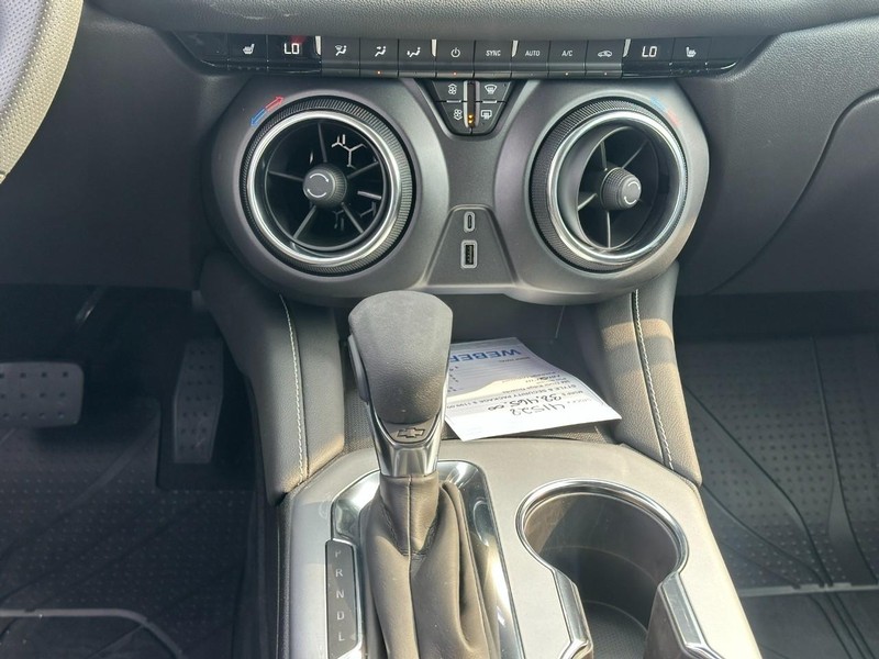 Chevrolet Blazer Vehicle Full-screen Gallery Image 8