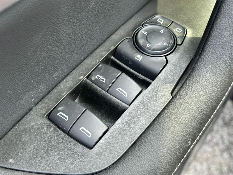 Chevrolet Blazer Vehicle Full-screen Gallery Image 9