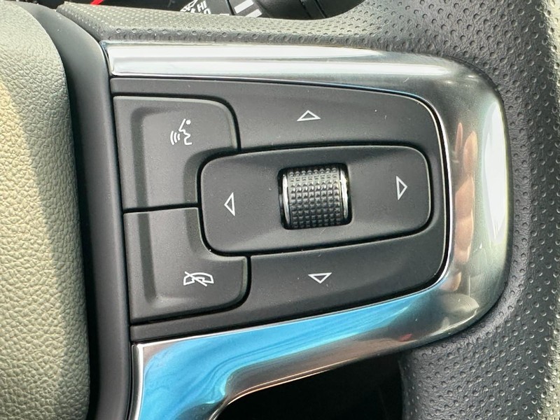 Chevrolet Blazer Vehicle Full-screen Gallery Image 12