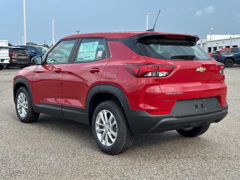 Chevrolet TrailBlazer Vehicle Full-screen Gallery Image 3